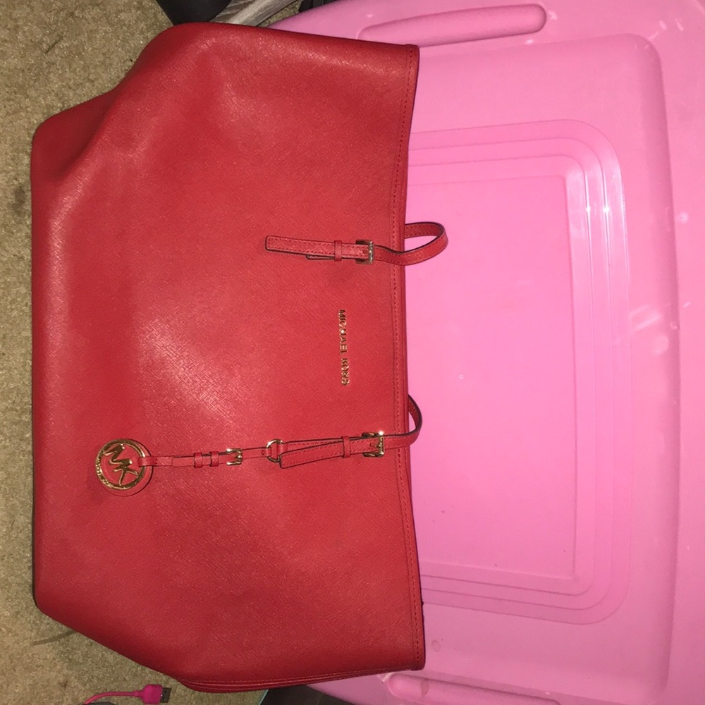 Michael Kors Hand bag with matching wallet